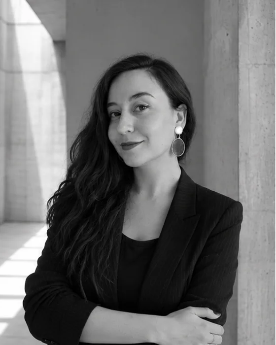 Retrato de Johana Nuñez, gestión y coordinación de trámites en NOMO Arquitectura