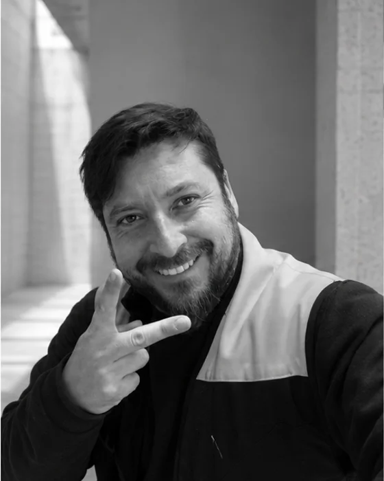 Retrato de Nicolas Alarcón, construcción en NOMO Arquitectura